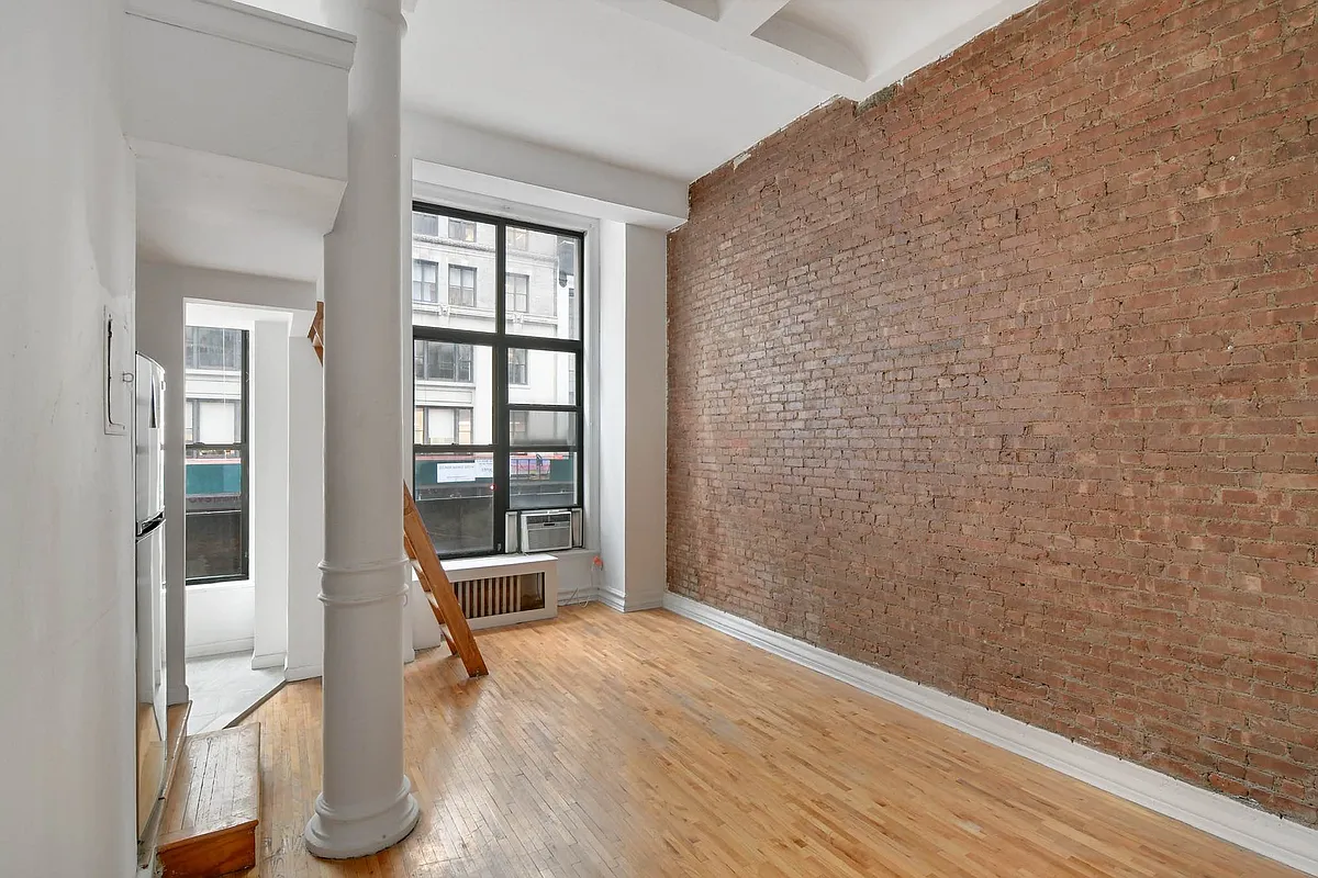 Building Photo - 220 Park Ave S #3A