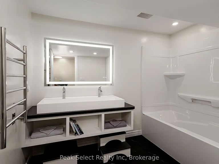 7 Hillside Ct — Photo 32