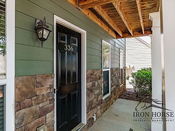 3rd image of 336 Bridgewater Cir