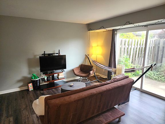 4th image of 3617 Kenbrooke Ct