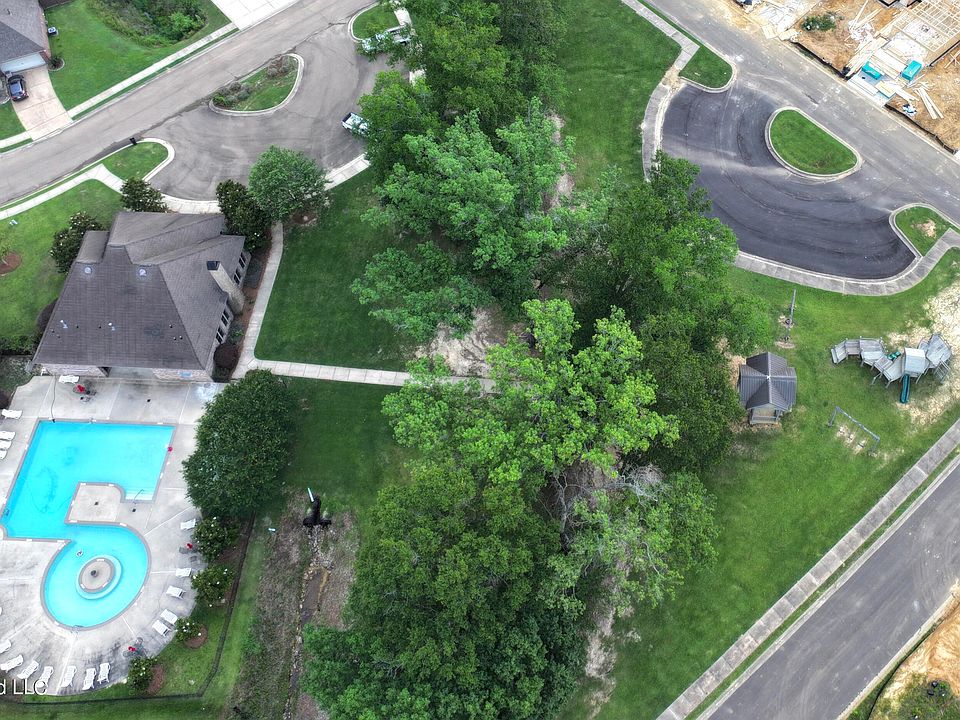 2nd image of 560 Stone Brooke Pl