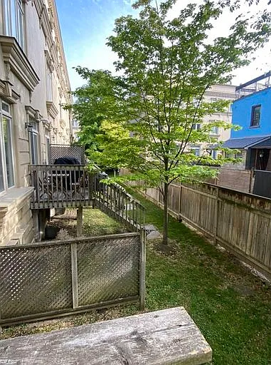88 Carr St #1A — Photo 10