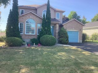 601 Macdonald Dr, Gananoque, ON K7G 3C3