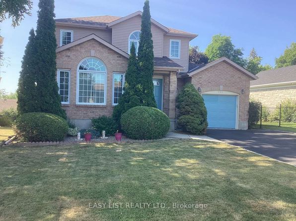 601 Macdonald Dr, Gananoque, ON K7G 3C3