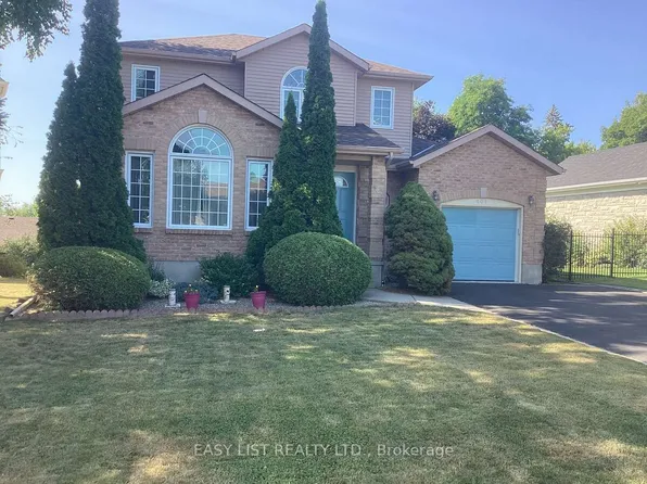 601 Macdonald Dr, Gananoque, ON K7G 3C3