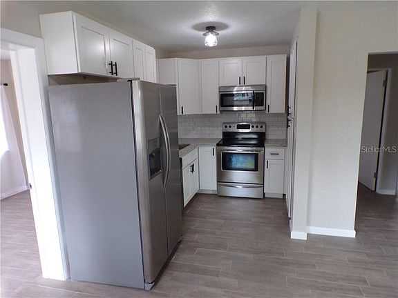 5th image of 3161 35th Ave N