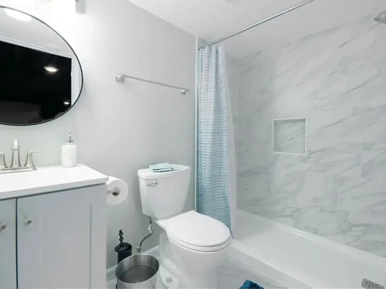 N734 Barry Ave — Photo 10