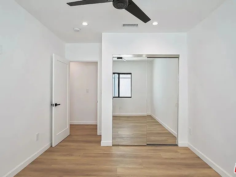 820 N Genesee Ave — Photo 11