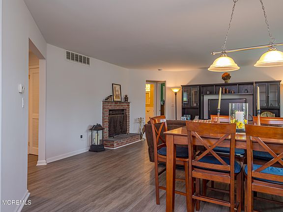 5th image of 304 Buckingham Circle