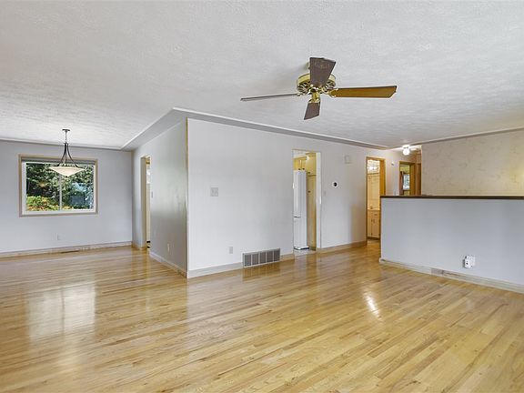 5th image of 2632 W Dell Dr