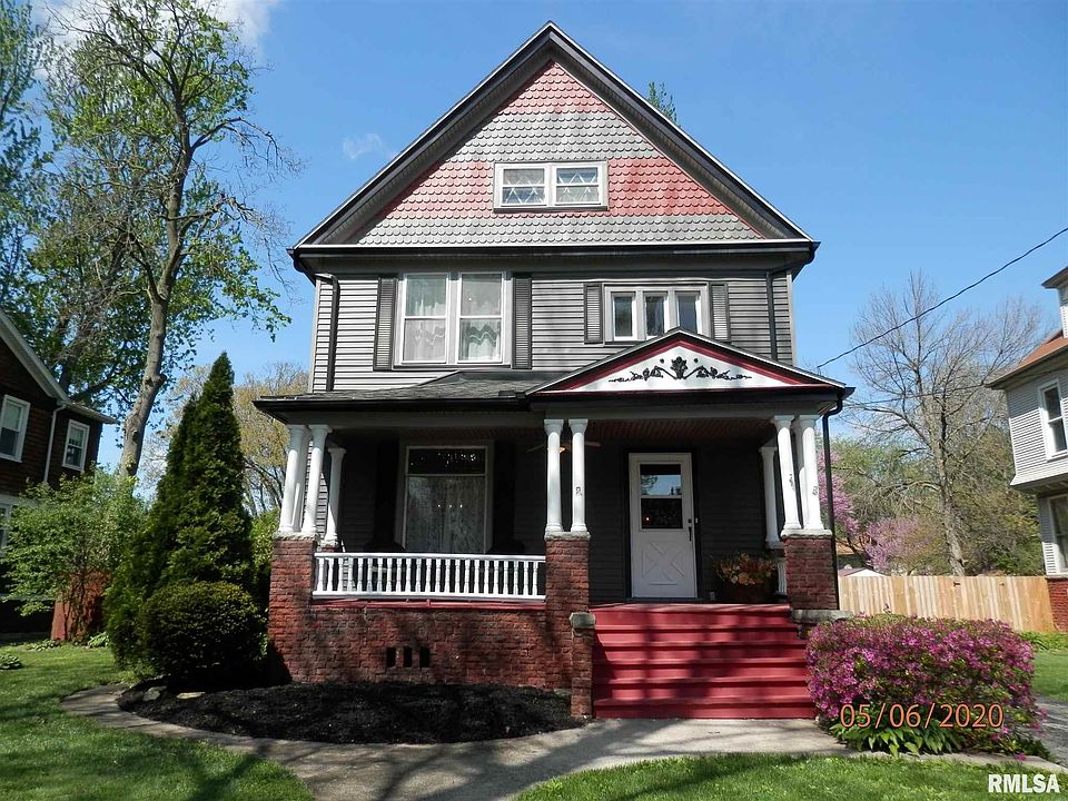 1st image of 1076 N Cherry St