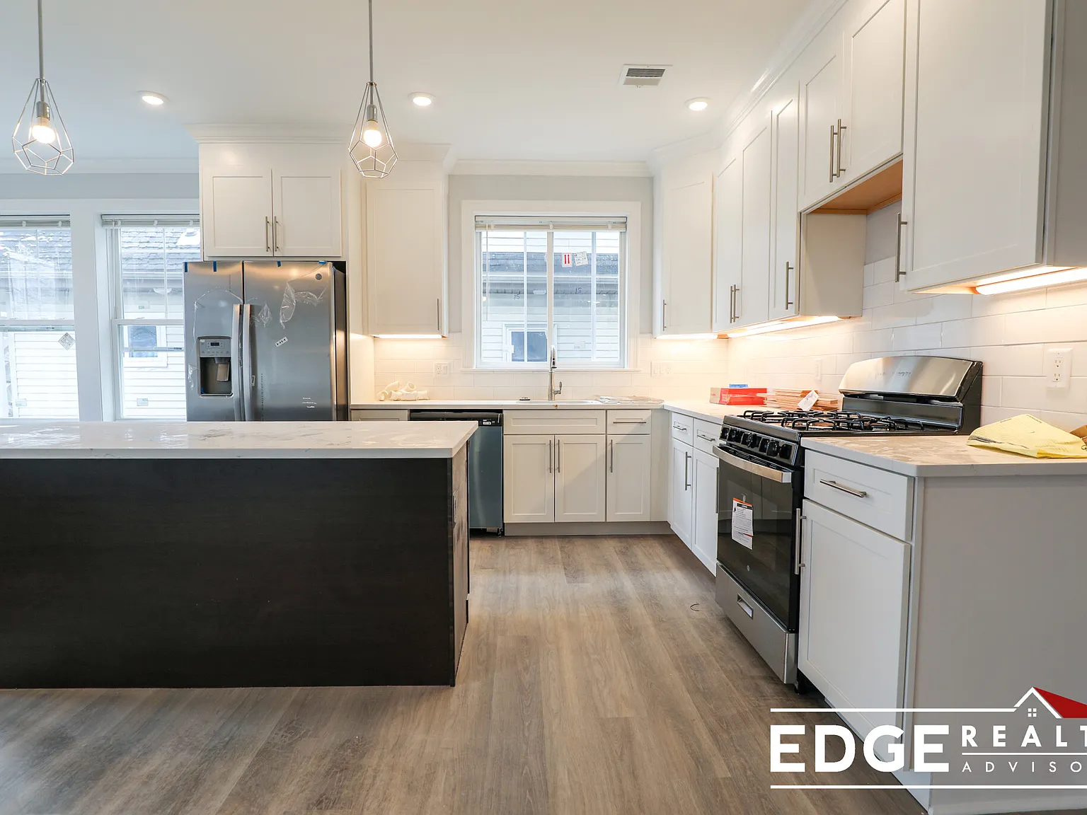 3 bed, 1200 sqft, $3,800 — Photo 2
