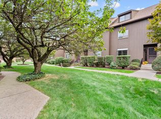 455 Hope St APT 1C, Stamford, CT 06906