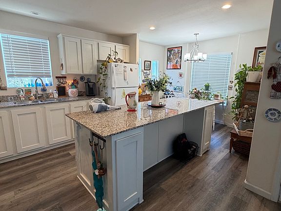 4th image of 1540 E Trenton Ave #126