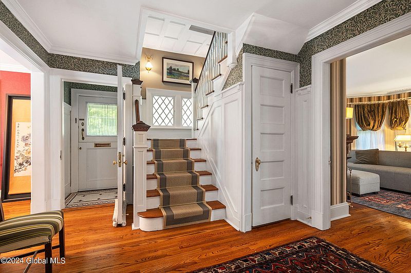 4th image of 1386 Lowell Road