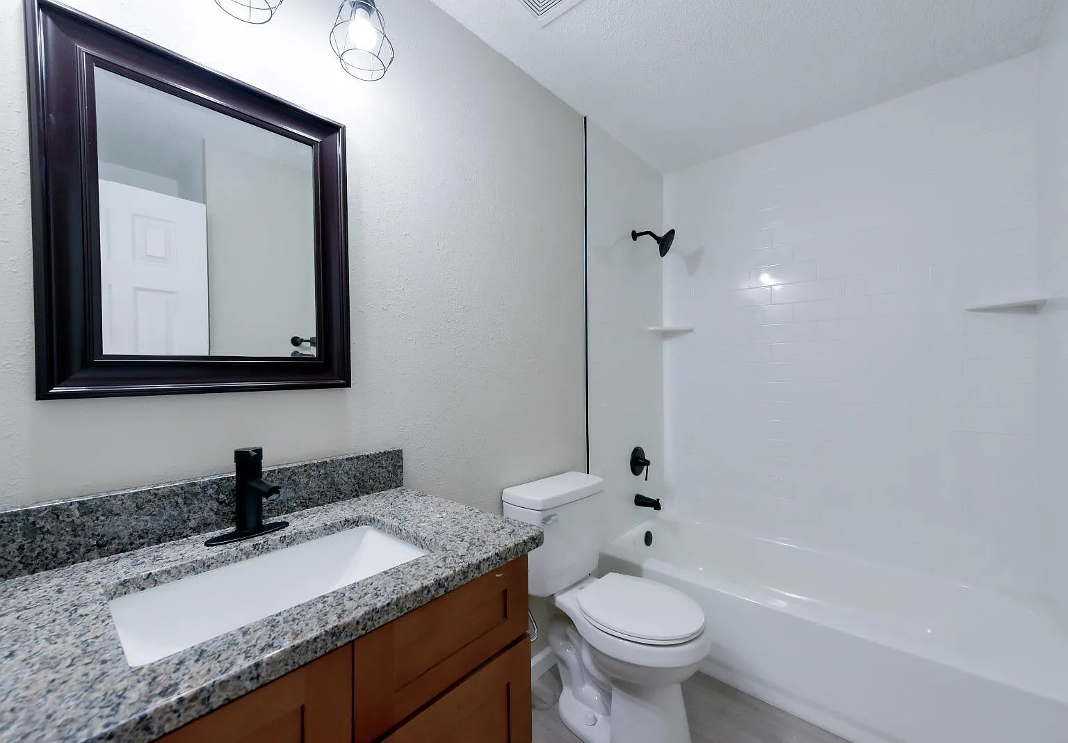 2 bed, 800 sqft, $1,250 — Photo 3