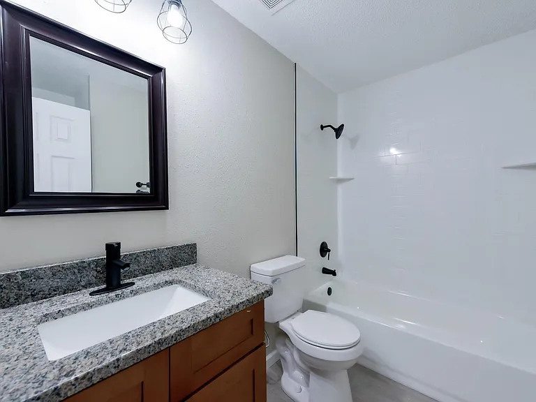 1412 N Tropical Ave — Photo 3