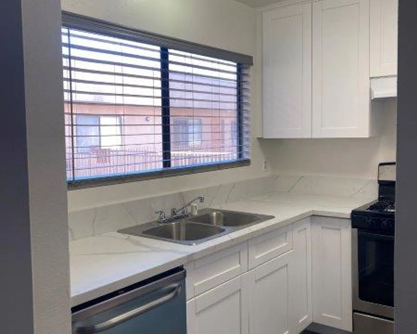101AGR — Photo 1