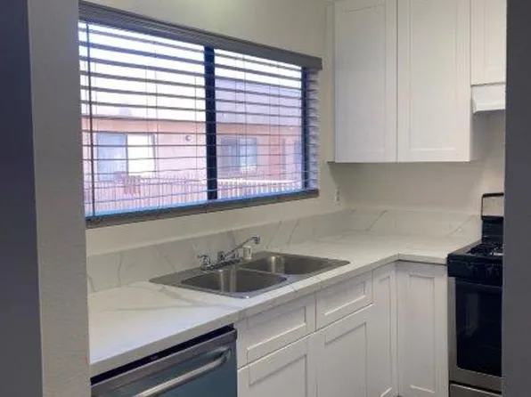 101AGR, Three Gardens Sylvan St #14133-304, Van Nuys, CA 91401