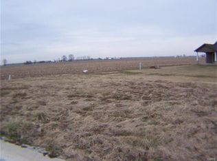 601 Kate Ct, Saint Libory, IL 62282