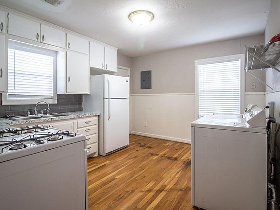 4th image of 2715 36th St