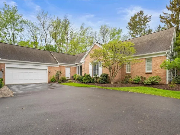 5 Woodbury Pl, Rochester, NY 14618