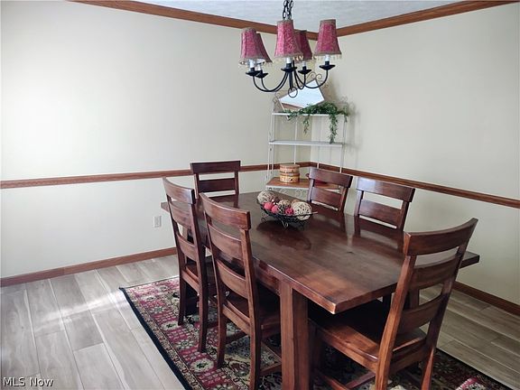 4th image of 3842 Park Ridge Dr