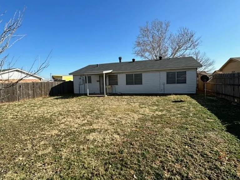 802 Alameda Rd — Photo 12
