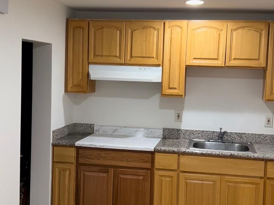 2nd image of 350 Moncada Way