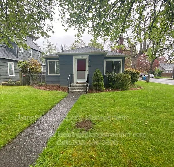390 23rd St SE — Photo 2