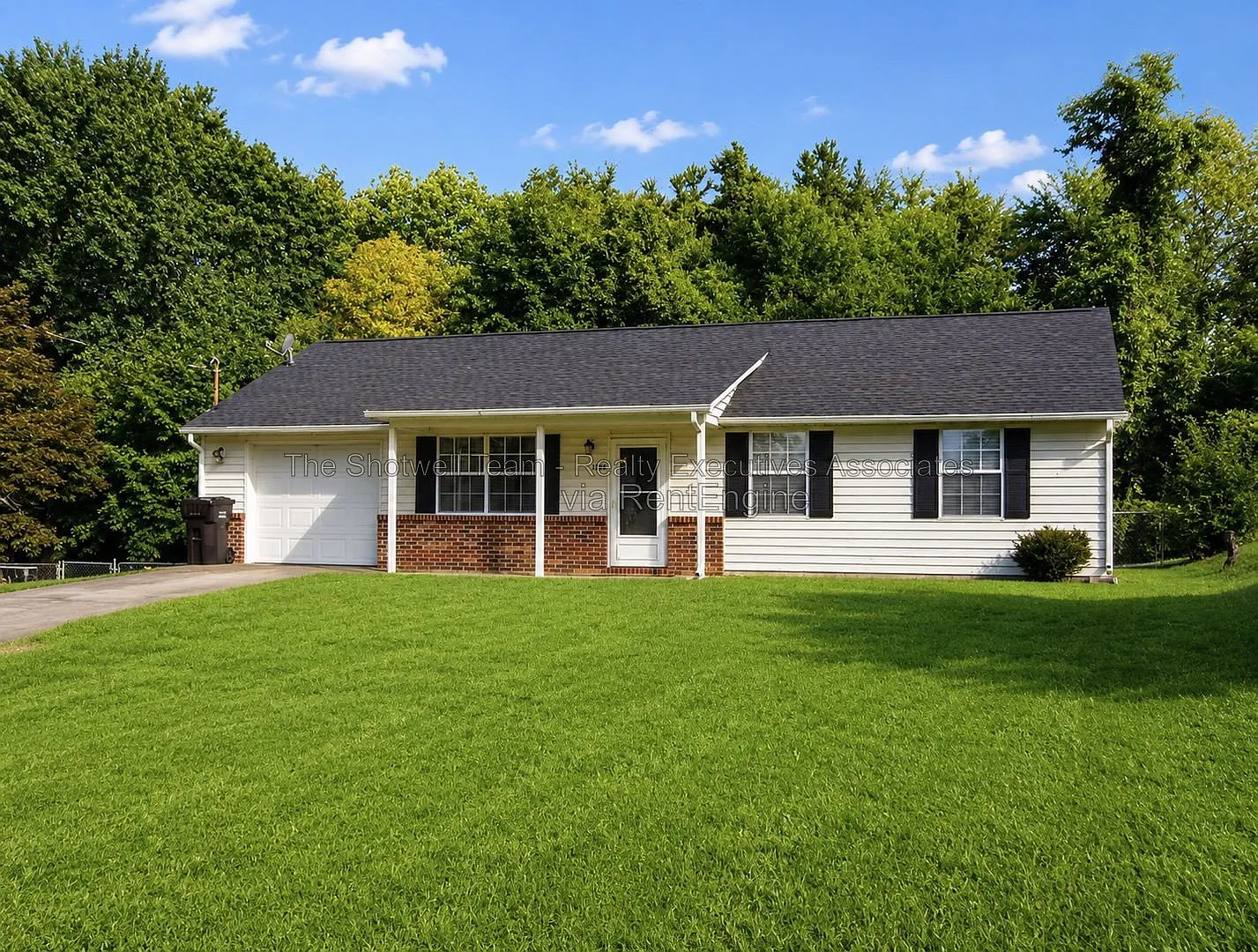 3 bed, 1.5 bath, 1100 sqft, $1,950 — Photo 1