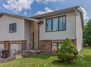 514 Old Indian Trl, Deforest, WI