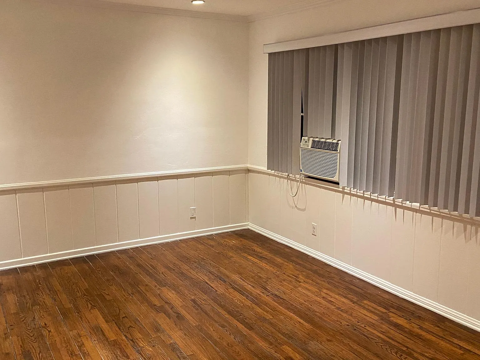 2 bed, 700 sqft, $2,350 — Photo 2