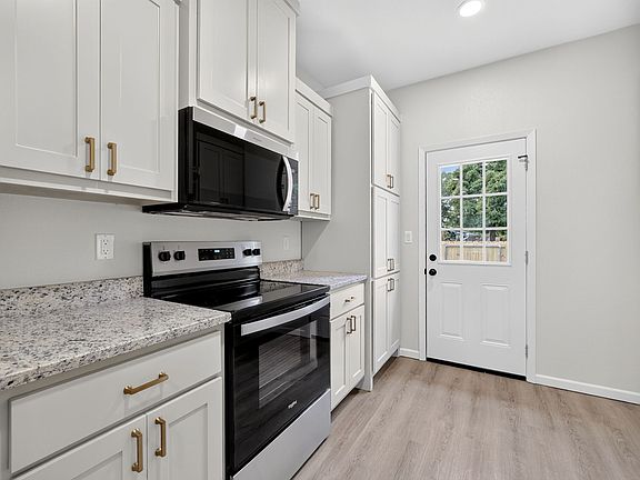 5th image of 6701 Cheryl Ln #A