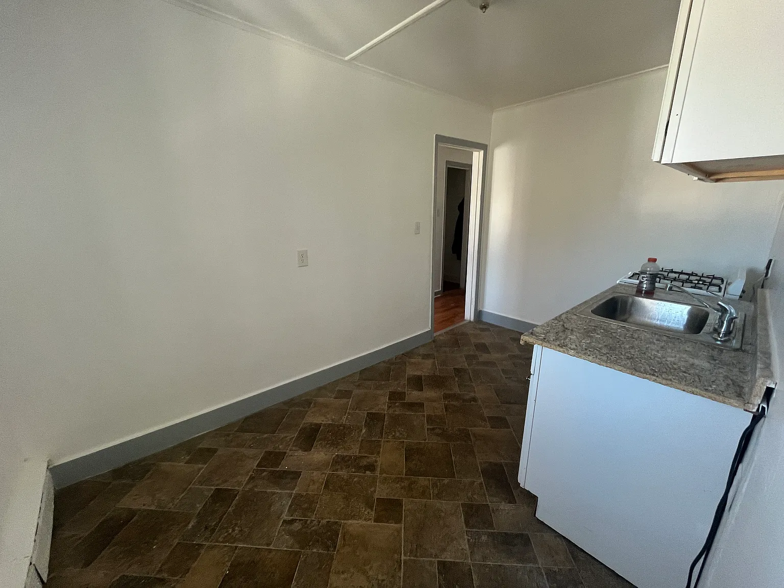 1 bed, $1,100 — Photo 2