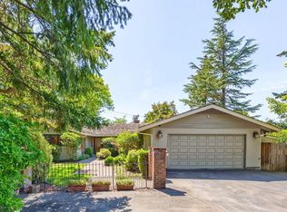 393 Stanford Ave, Medford, OR