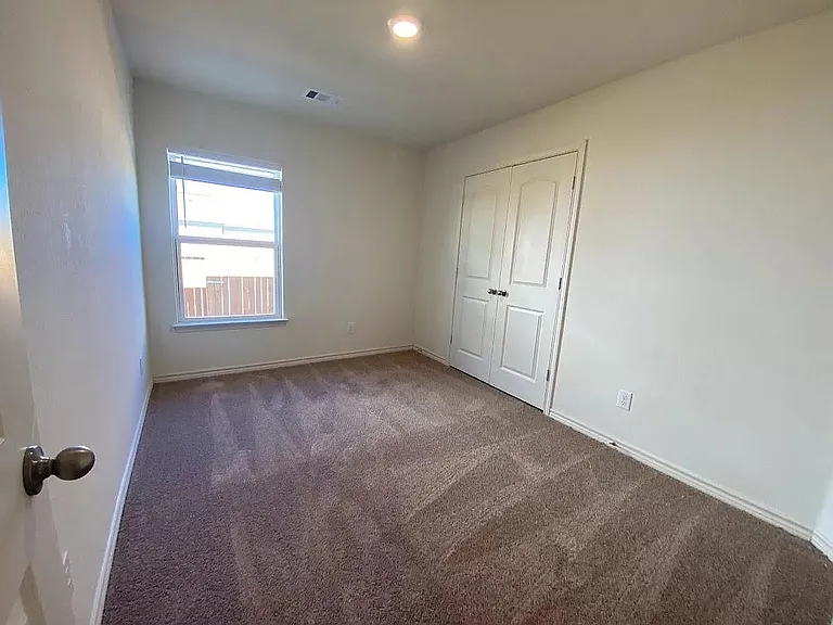 513 Fox Glen Cv — Photo 5