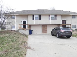 408 NE Ash Ct, Lees Summit, MO 64063