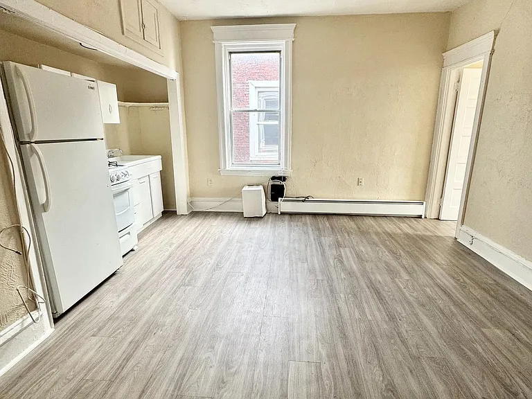 5040 Walnut St #3R — Photo 2