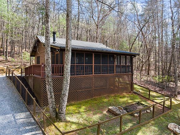 3rd image of 206 Sunny Brook Rd