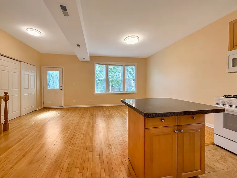 3245 N Lawndale Ave #2 — Photo 8