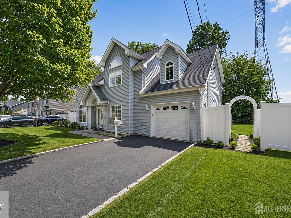 1st image of 30 Rosewood Rd