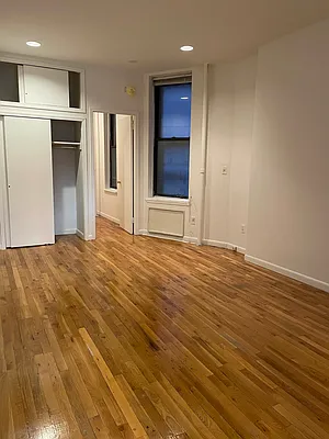 Rented by Jonis Realty | media 2