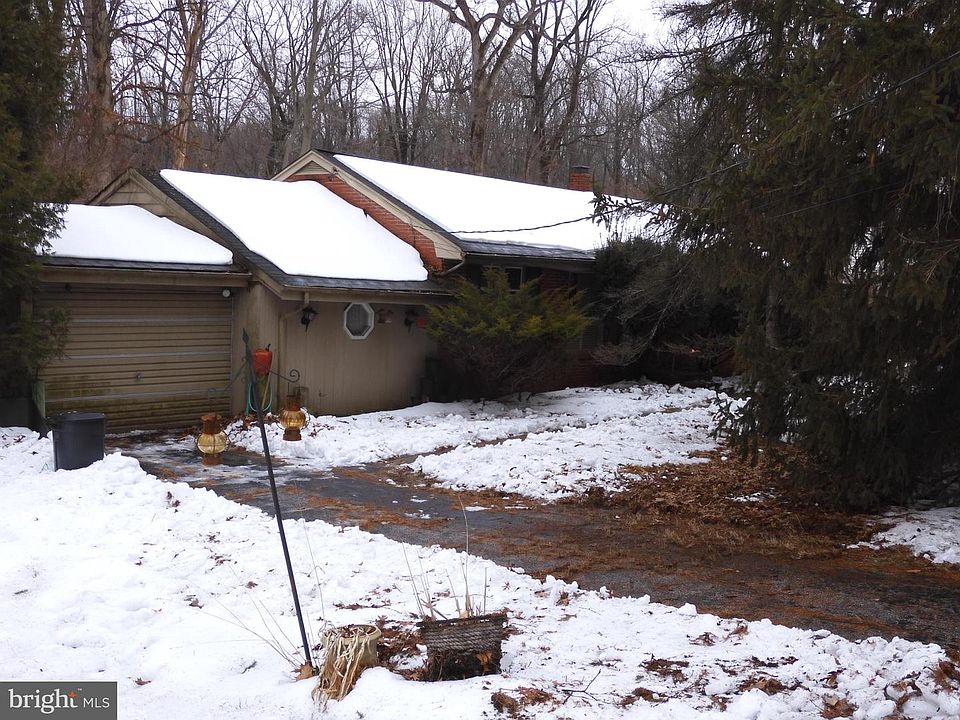 1st image of 1005 Hart Rd