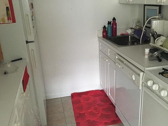 5th image of 170 E 83rd St APT 3C