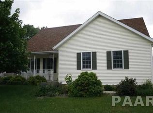 104 Park Trail Rd, Mackinaw, IL 61755