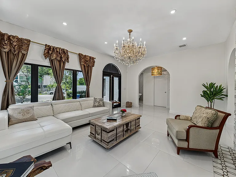 1010 N Rio Vista Blvd — Photo 30