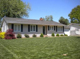 2010 Mound Rd, Jacksonville, IL 62650