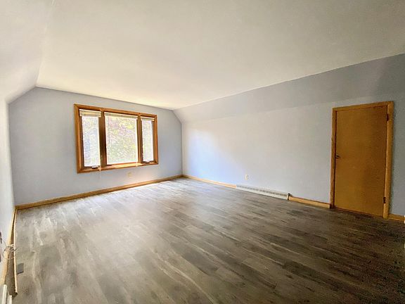 4th image of 3862 S Whitnall Ave