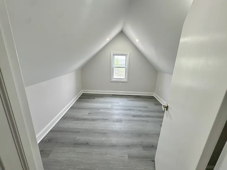 10 Lake Ave #2 — Photo 17